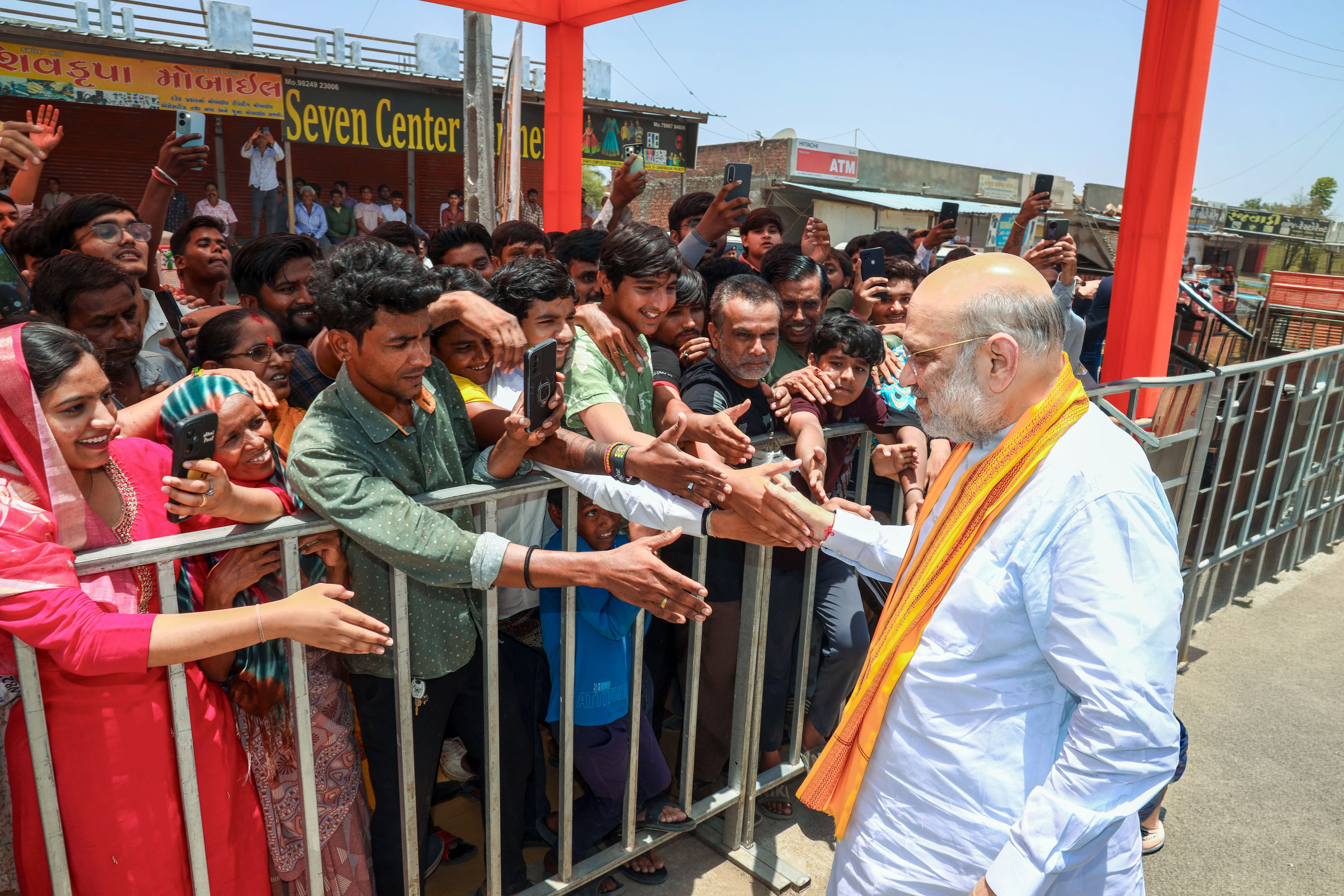  Union Home Minister and Minister of Cooperation Shri Amit Shah today inaugurated the new Gram Panchayat office building in Kalol, Gandhinagar.