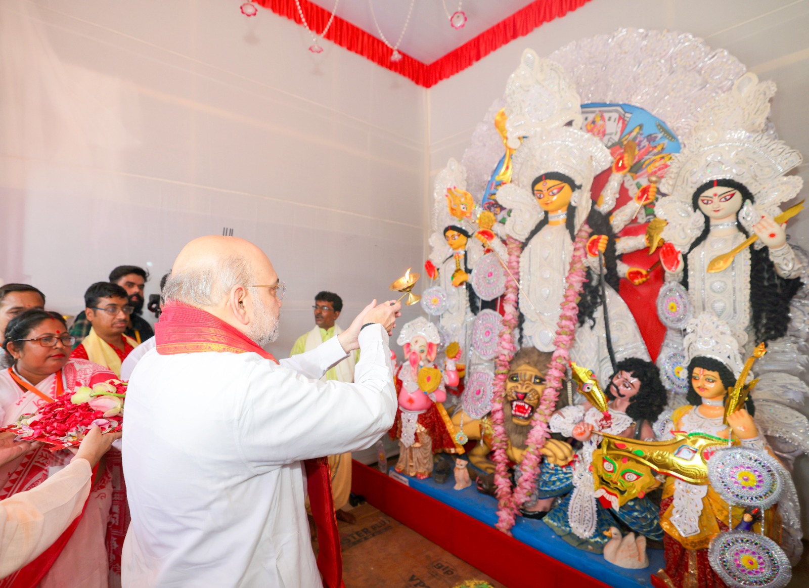 Shri Amit Shah inaugurates the Santosh Mitra Square Durga Puja Pandal and the Eastern Zonal Cultural Centre Durga Puja Pandal in Kolkata