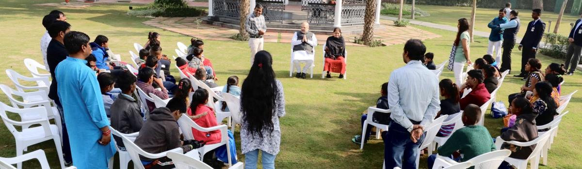 अभ्यासरत गुजरात के 38 दिव्यांग बच्चों ने मुलाकात की